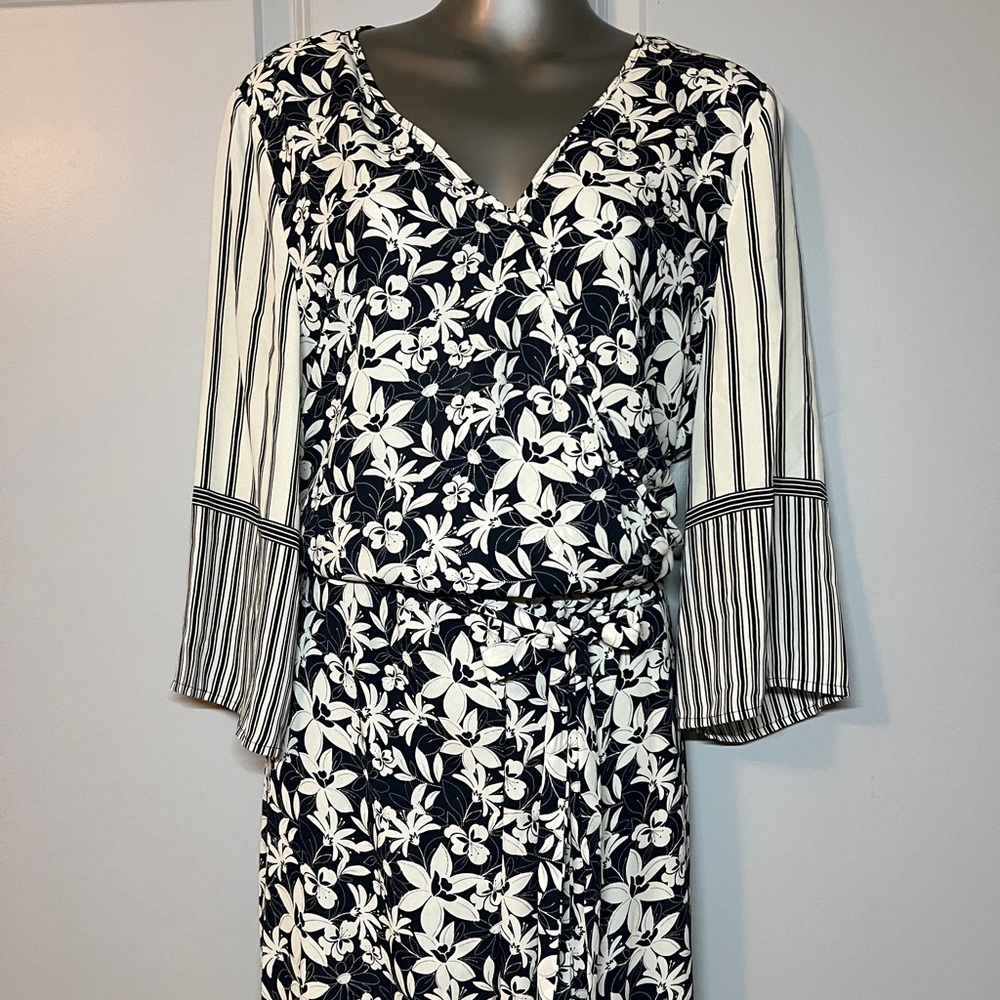 Vince Camuto Women's 3/4 Sleeve Floral Lace Mix Print Jumpsuit large - Picture 4 of 7